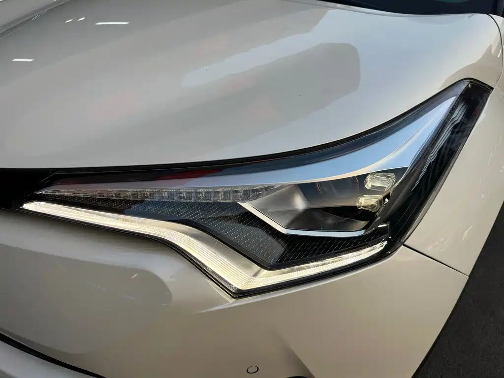 Toyota C-HR — миниатюра 10