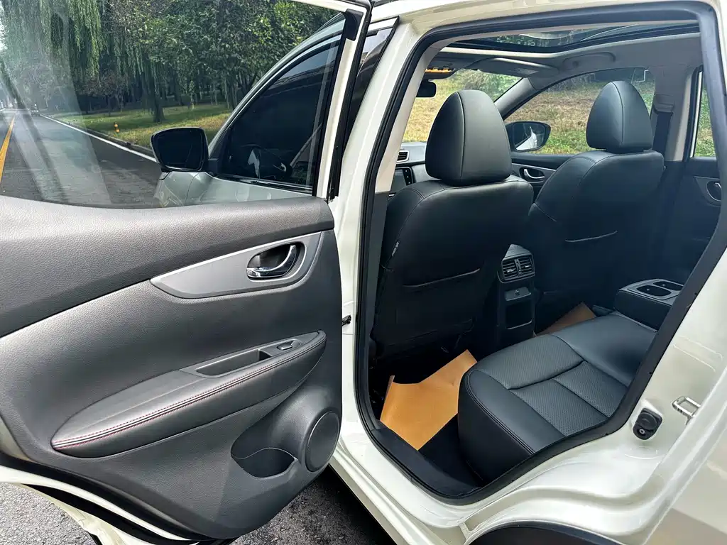 Nissan Qashqai — миниатюра 8