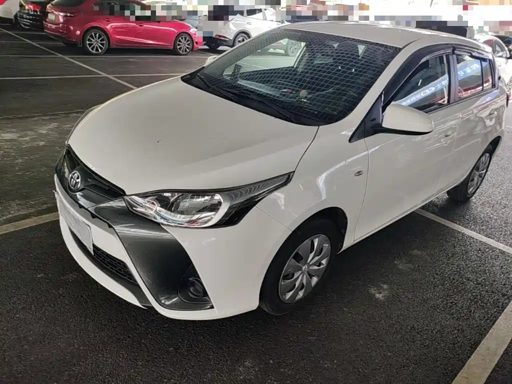 Toyota Yaris L — миниатюра 2