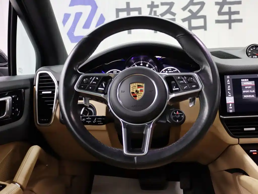 Porsche Cayenne — миниатюра 10