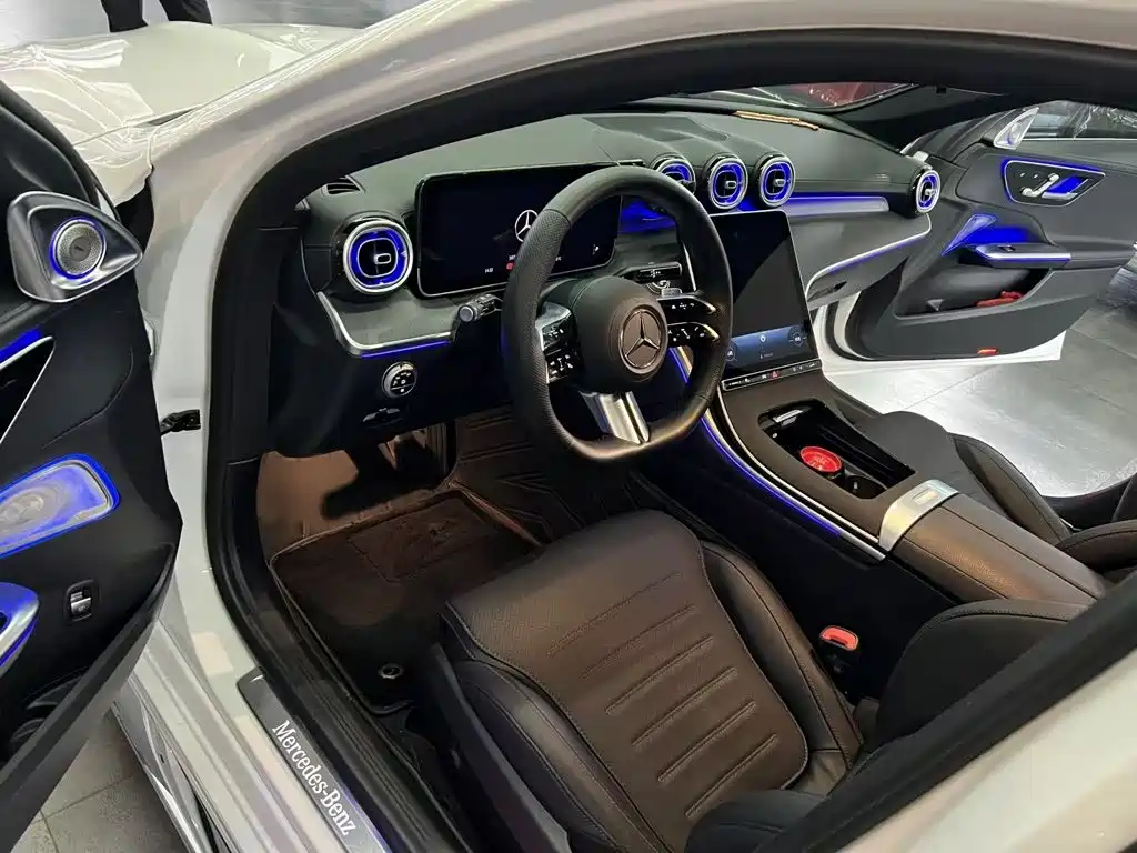 Mercedes-Benz C-Class — миниатюра 7