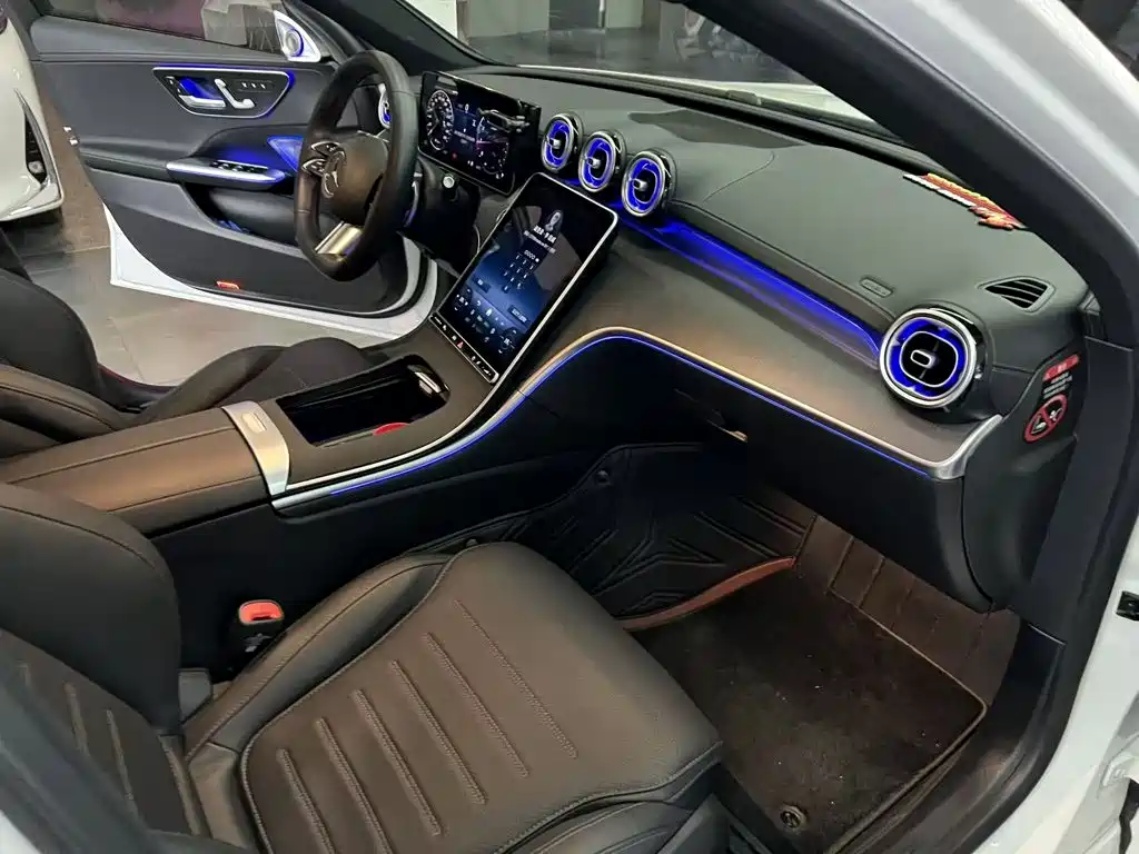 Mercedes-Benz C-Class — миниатюра 12