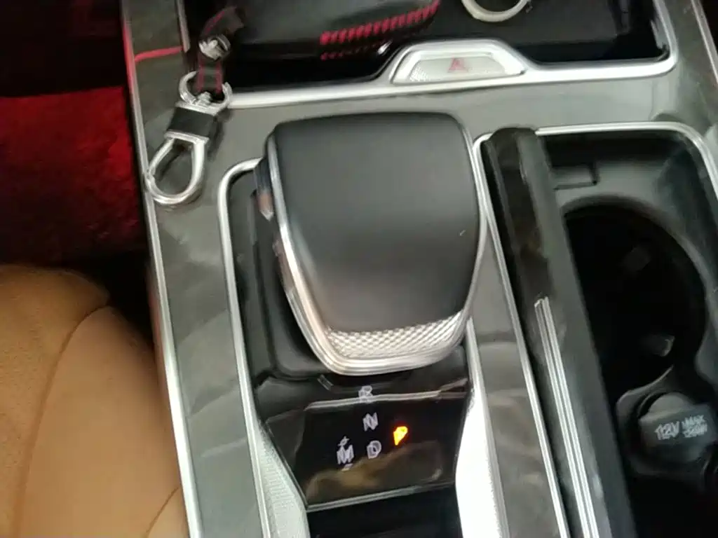 Hongqi Hongqi HS5 — миниатюра 10