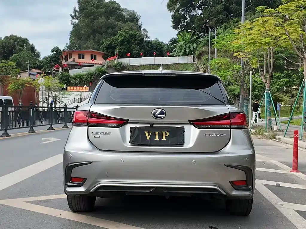 Lexus CT — миниатюра 12