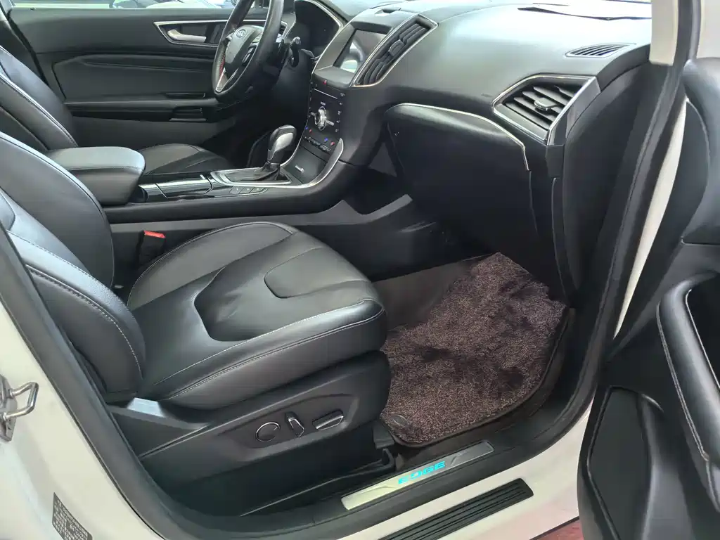 Ford Edge — миниатюра 10