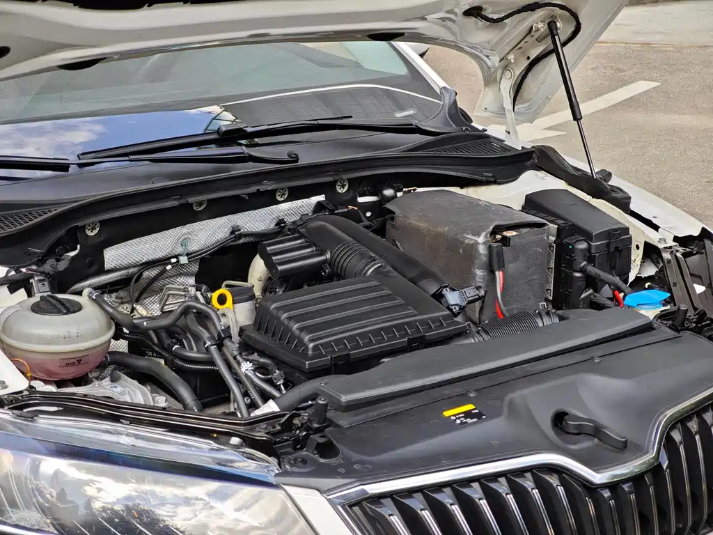 Skoda Superb — миниатюра 7