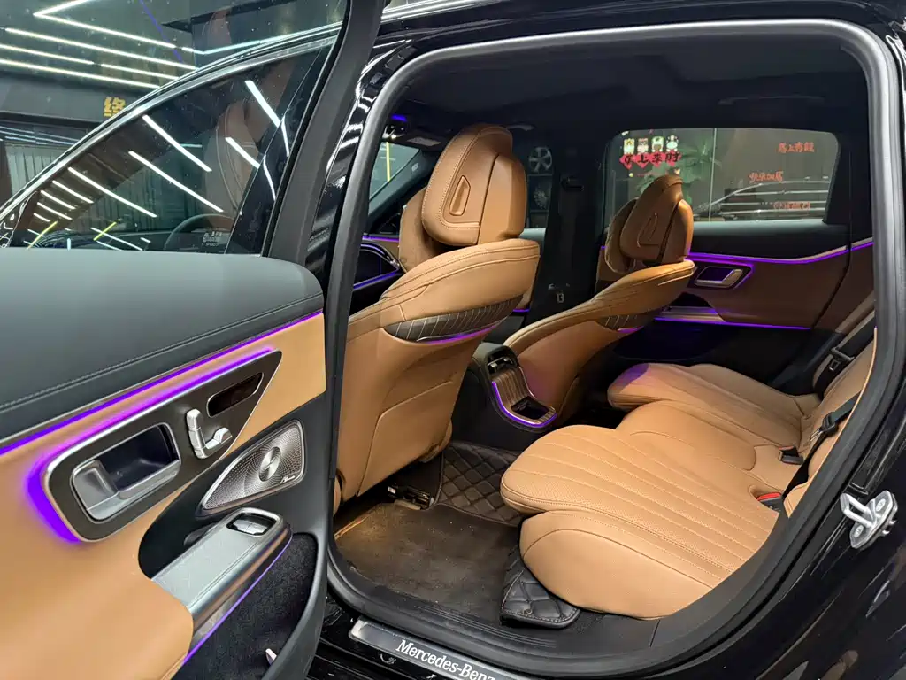 Mercedes-Benz E-Class — миниатюра 2