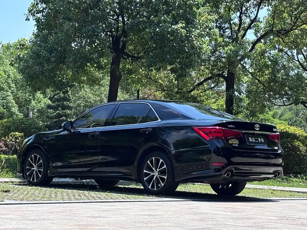 Toyota Crown — миниатюра 11