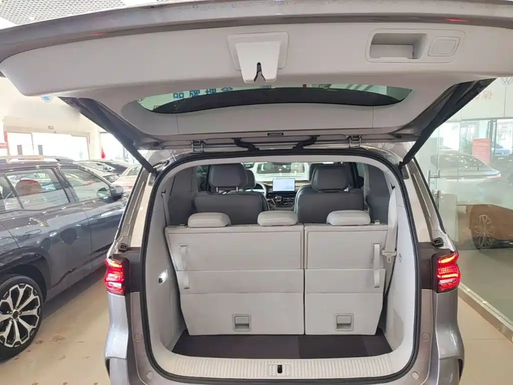 Roewe iMAX8 New Energy — миниатюра 19