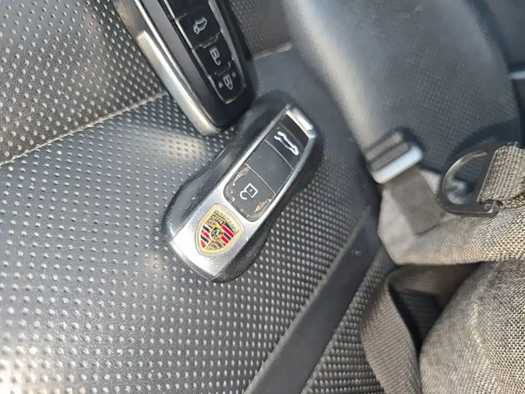 Porsche Cayenne — миниатюра 9