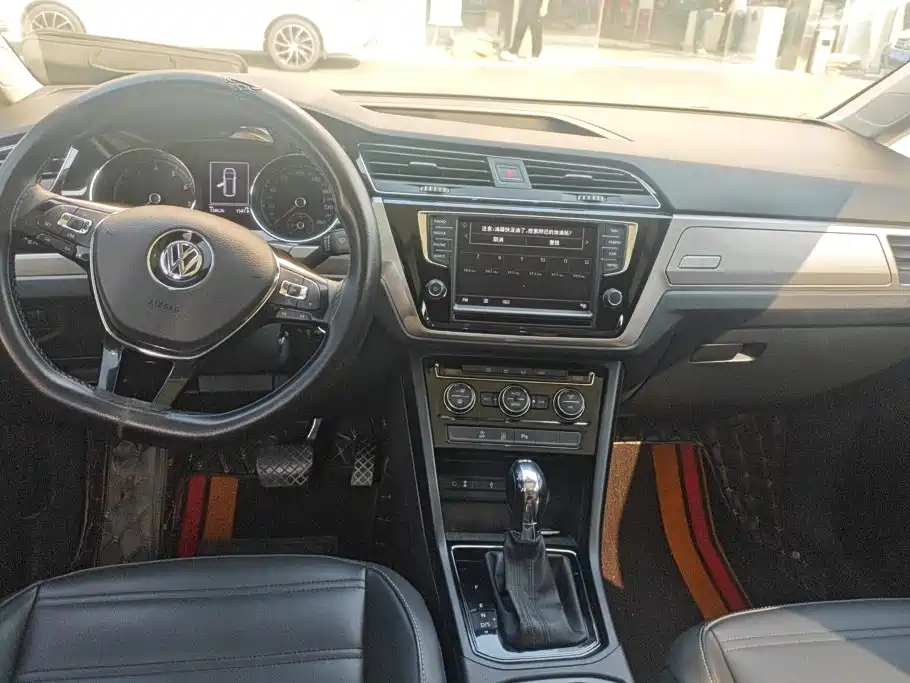 Volkswagen Touran — миниатюра 12