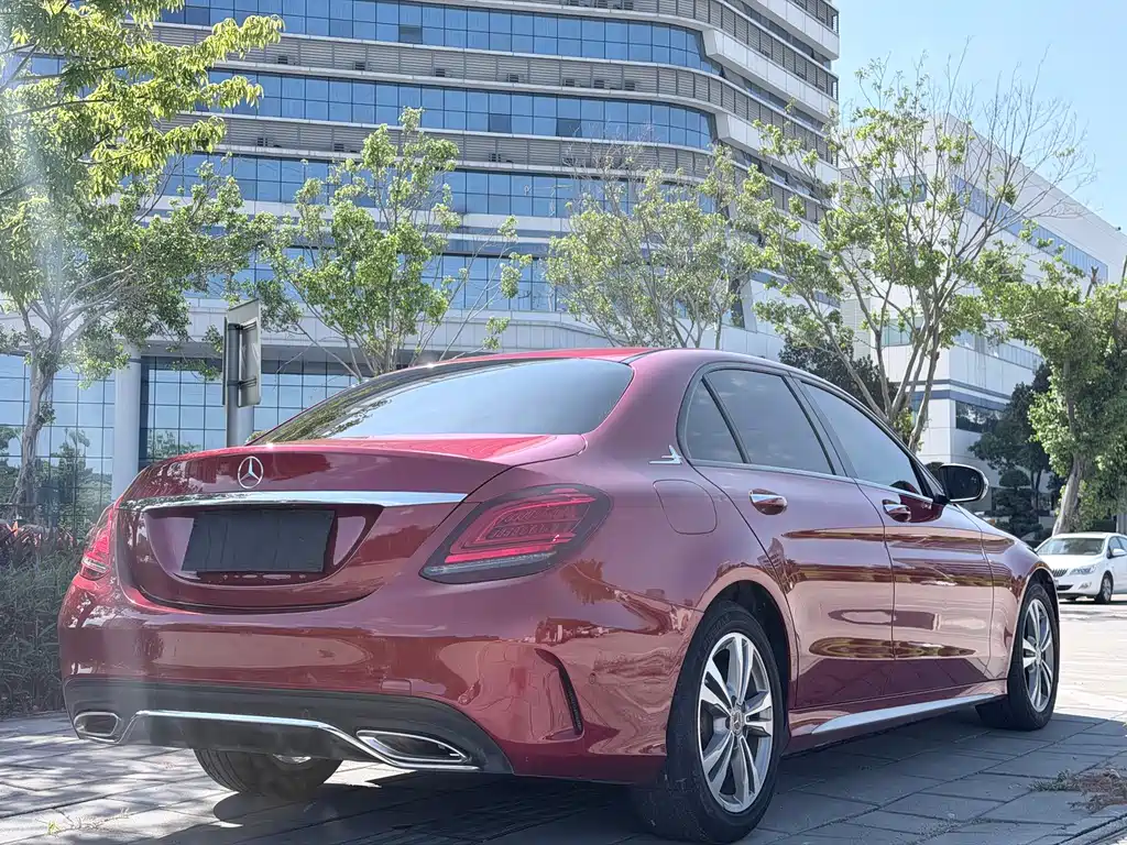 Mercedes-Benz C-Class — миниатюра 7