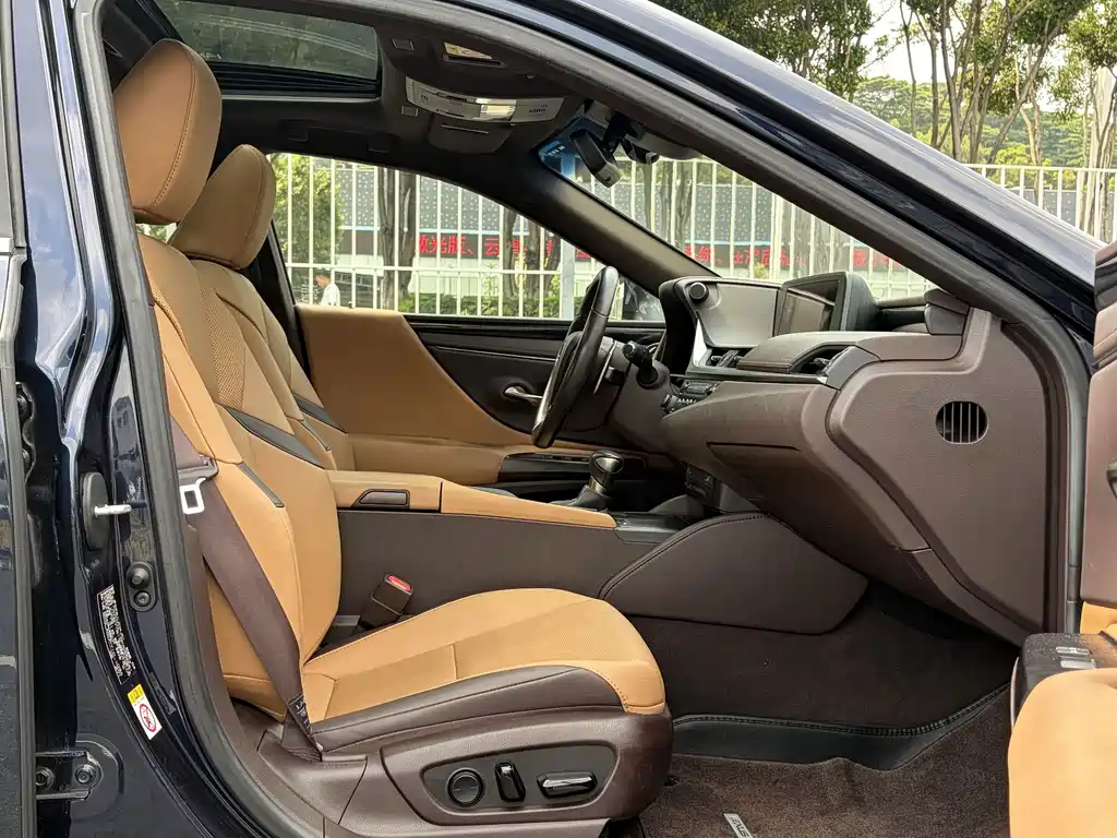Lexus ES — миниатюра 15