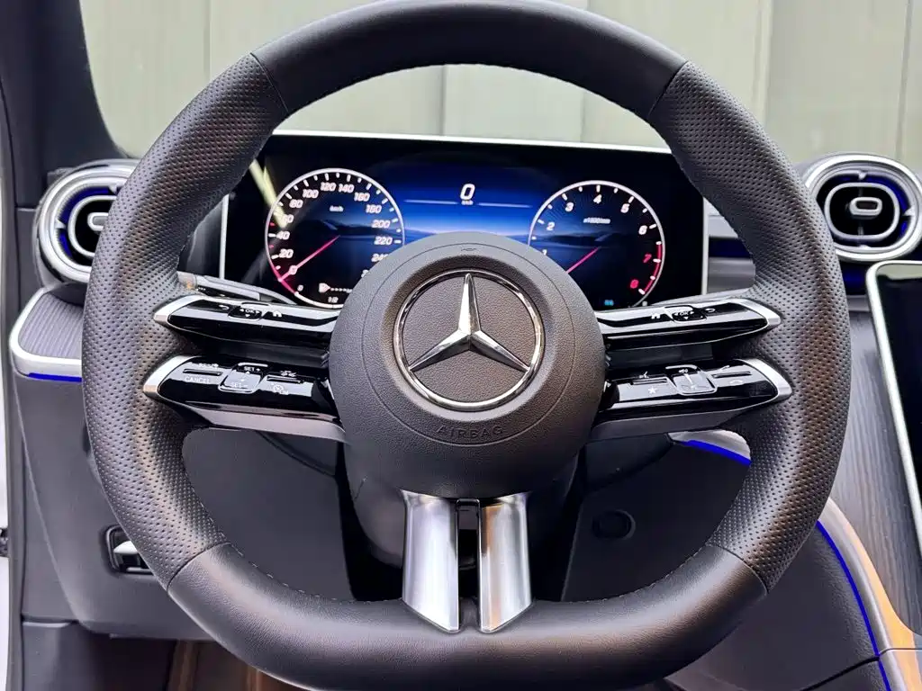 Mercedes-Benz C-Class — миниатюра 15