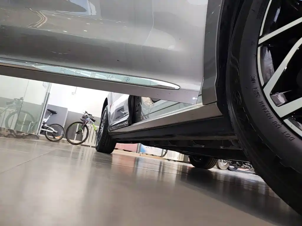 Roewe iMAX8 New Energy — миниатюра 21