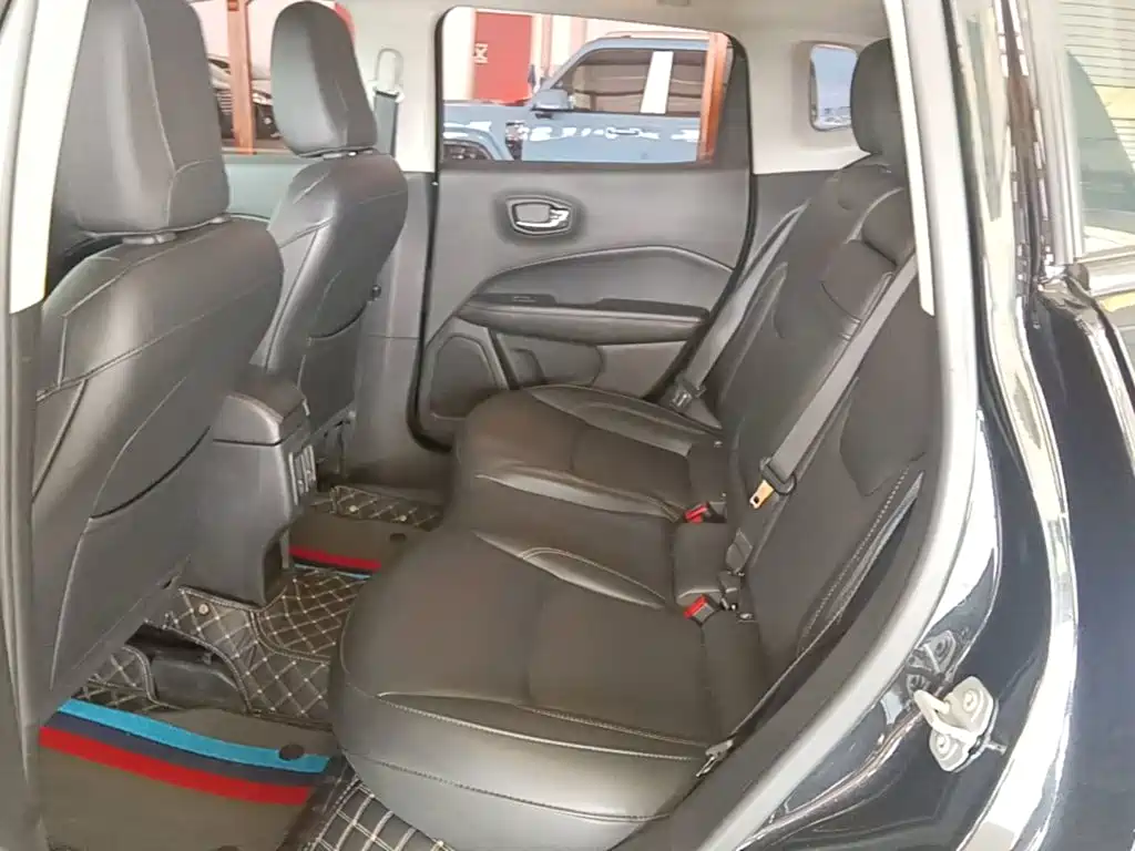 Jeep Compass — миниатюра 17