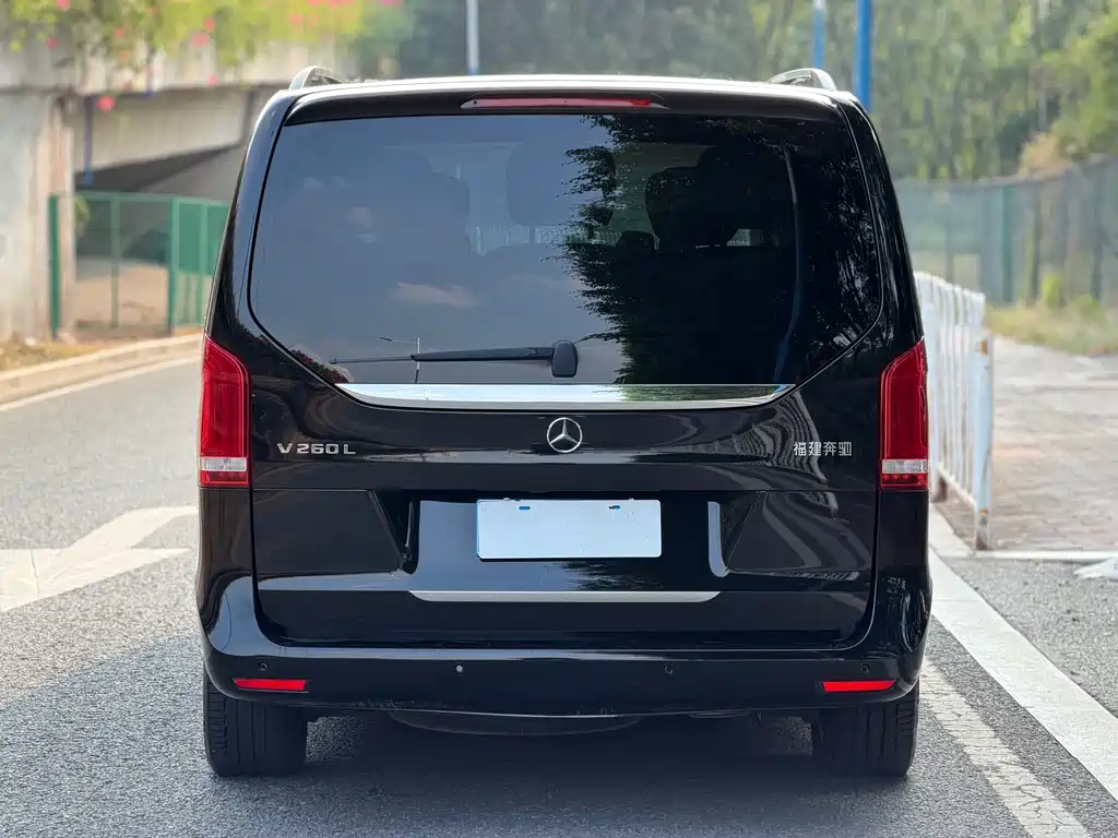 Mercedes-Benz V-Class — миниатюра 7