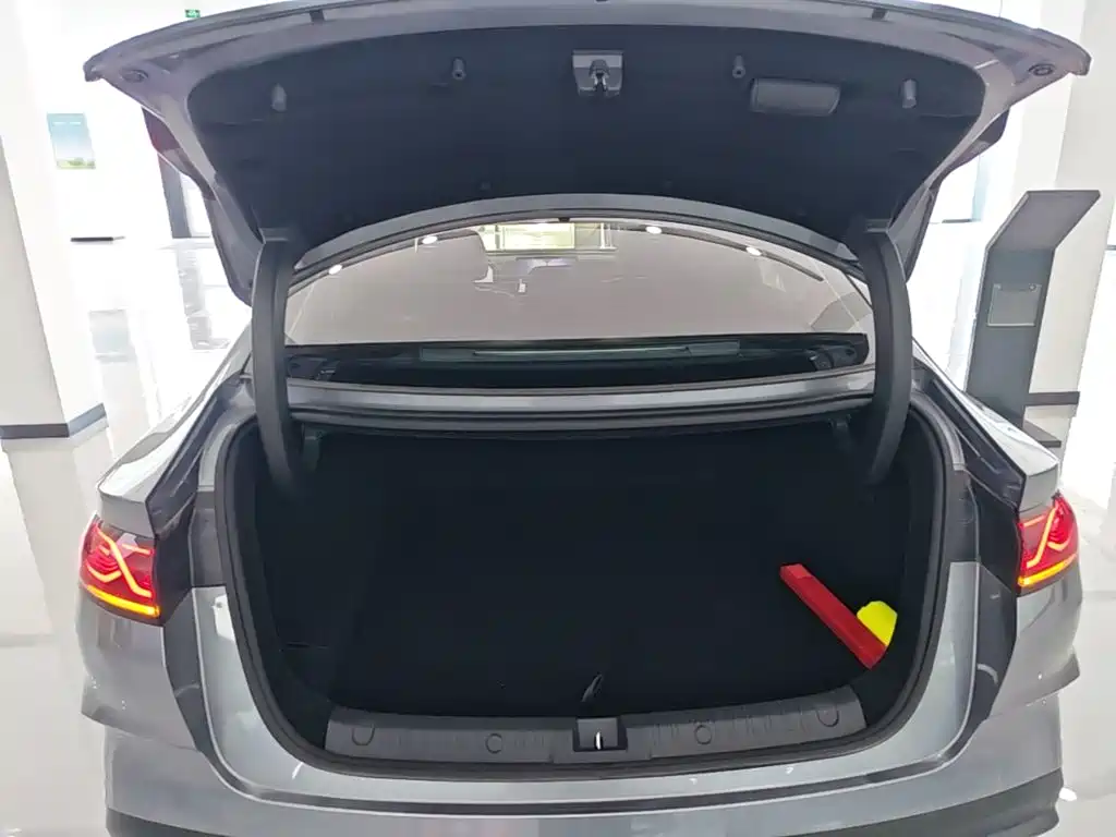 BYD Qin L — миниатюра 19