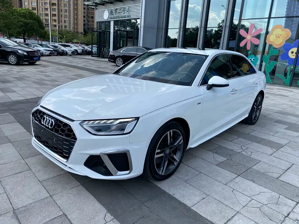 Audi A4L 2021