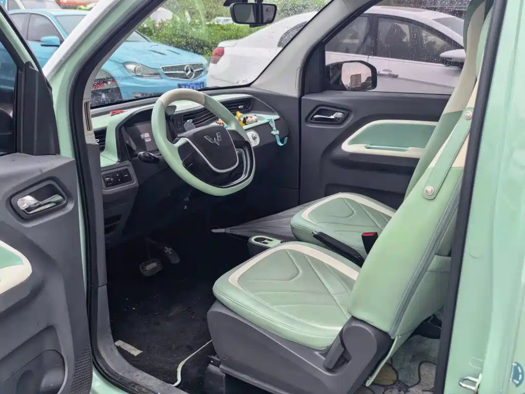 Wuling MINIEV — миниатюра 5