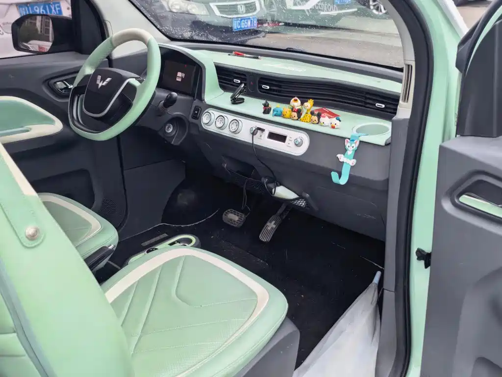 Wuling MINIEV — миниатюра 6