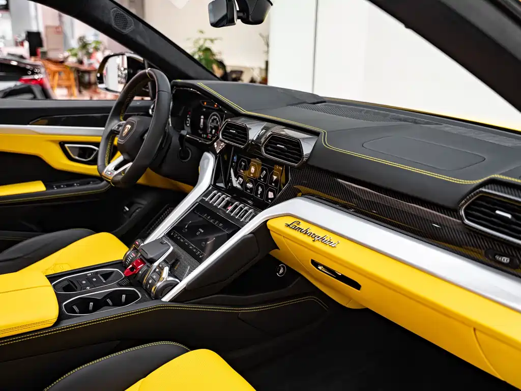 Lamborghini Urus — миниатюра 8