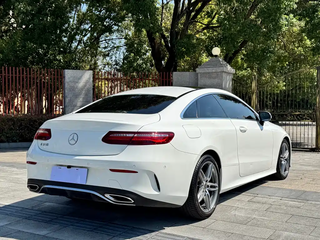 Mercedes-Benz E-Class (Import) — миниатюра 5
