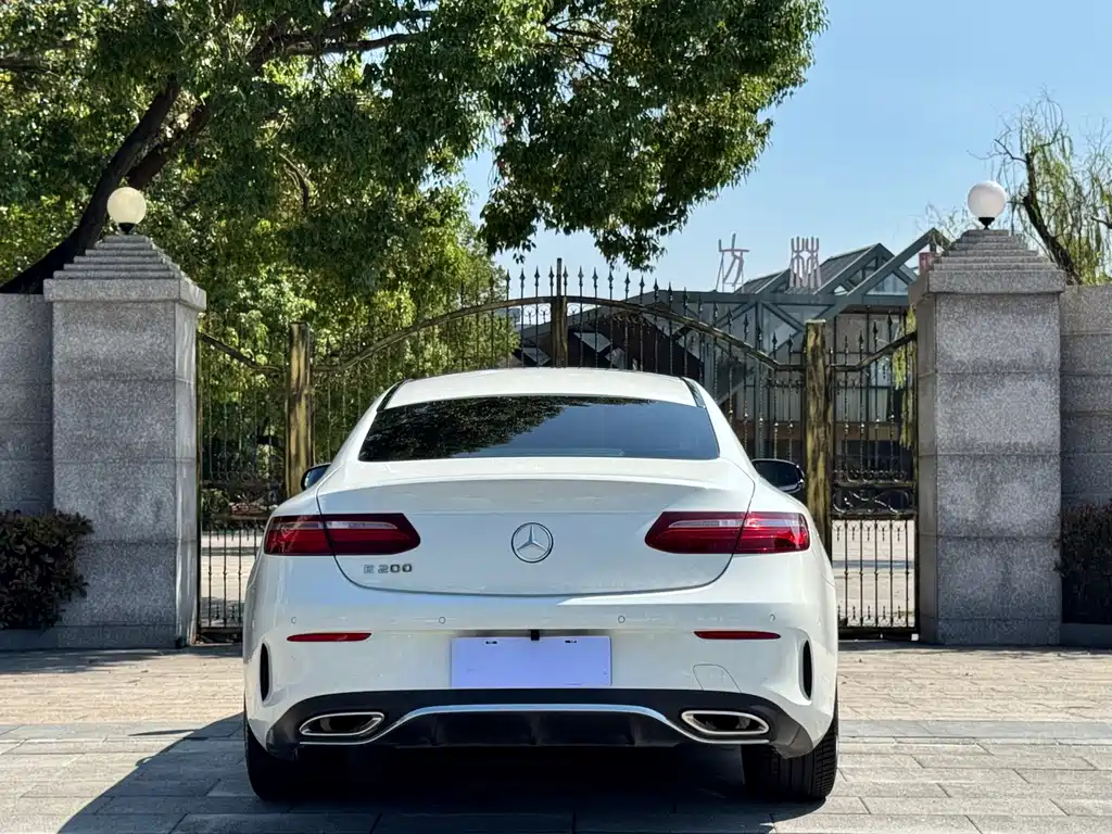 Mercedes-Benz E-Class (Import) — миниатюра 6