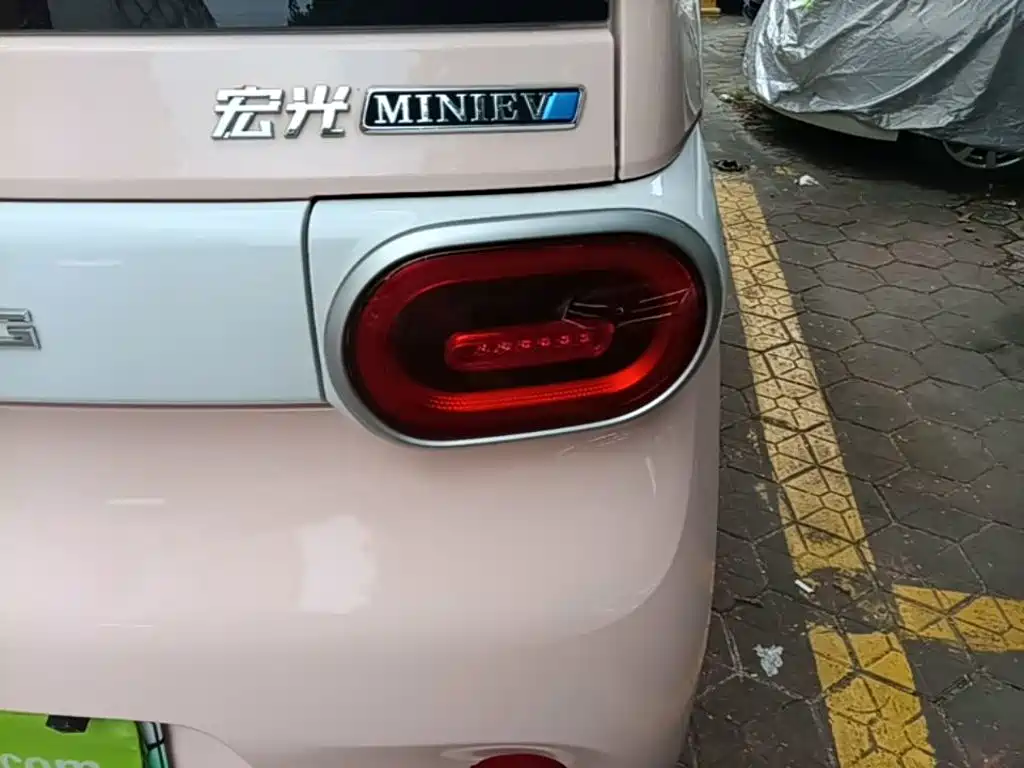 Wuling MINIEV — миниатюра 8