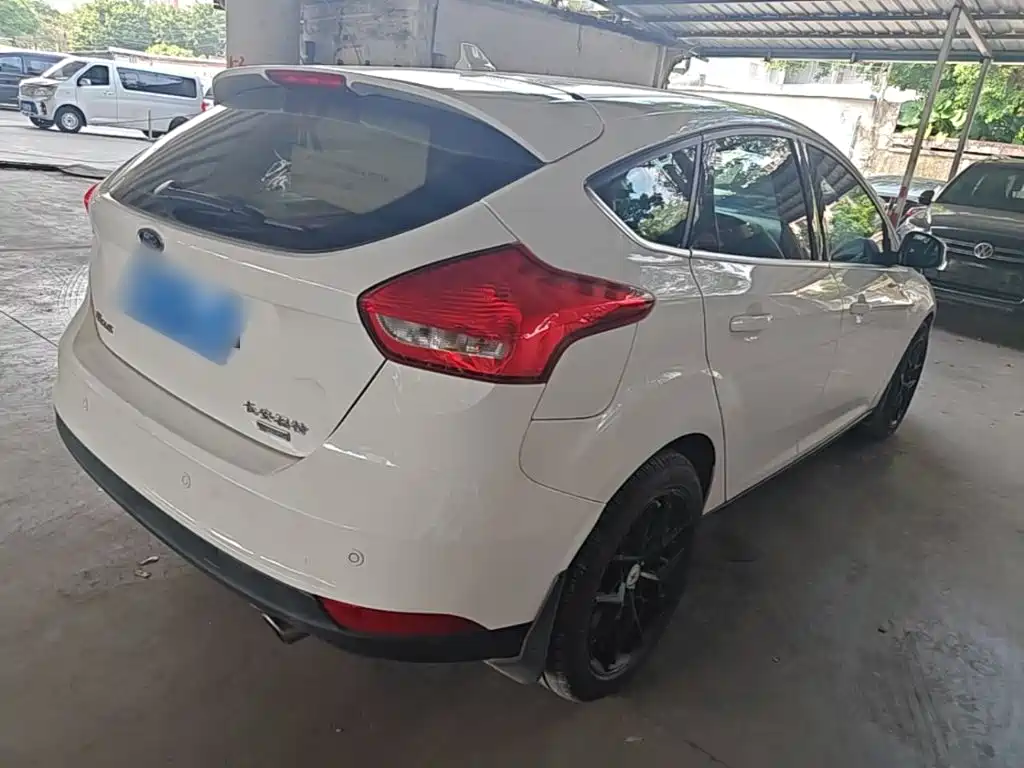 Ford Focus — миниатюра 7