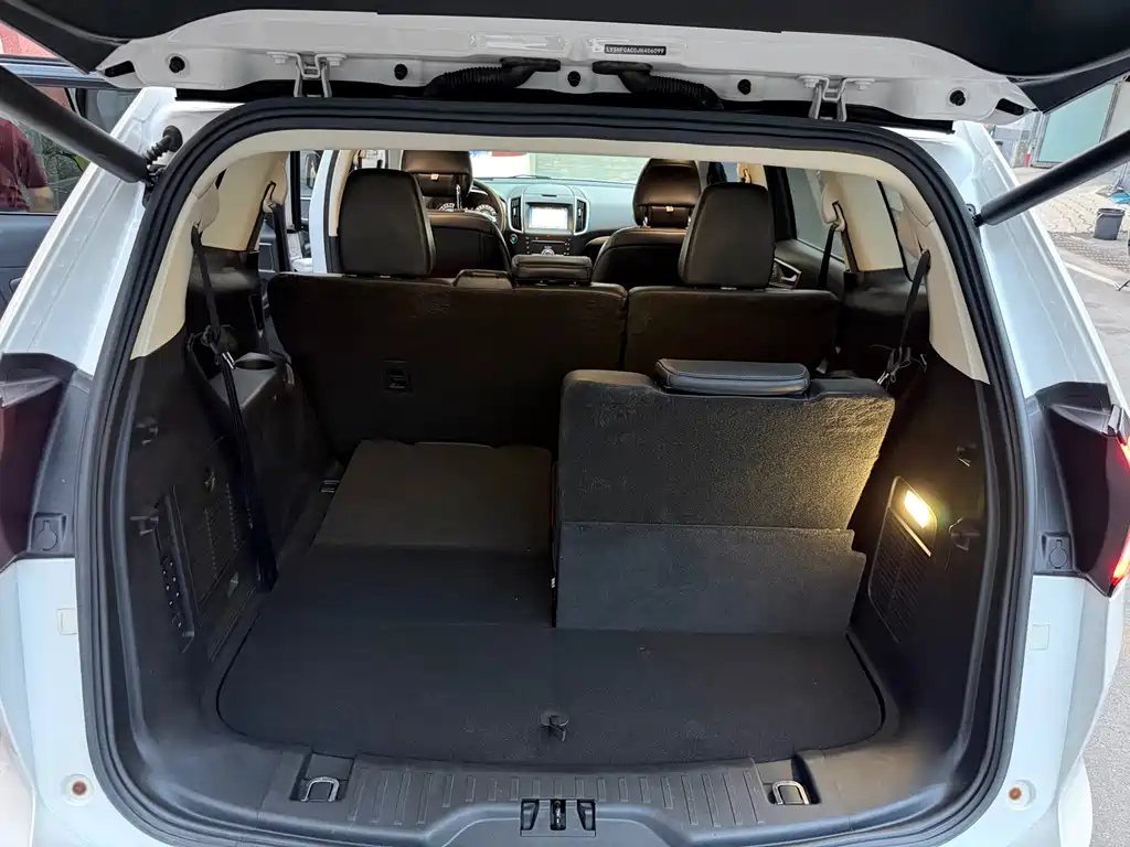 Ford Edge — миниатюра 10