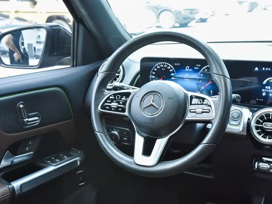 Mercedes-Benz GLB — миниатюра 20