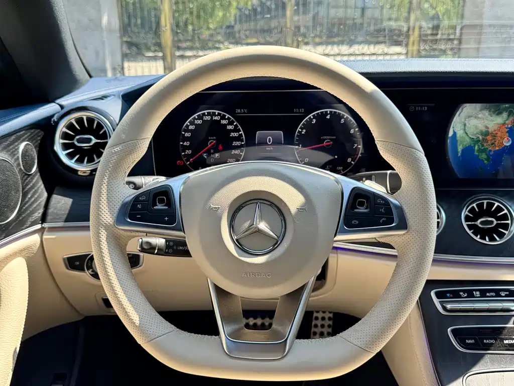 Mercedes-Benz E-Class (Import) — миниатюра 13