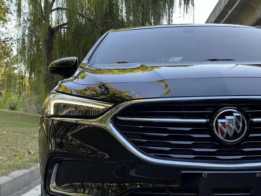 Buick LaCrosse — миниатюра 10