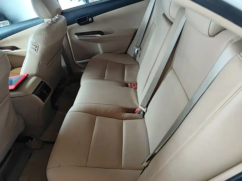 Toyota Camry — миниатюра 17