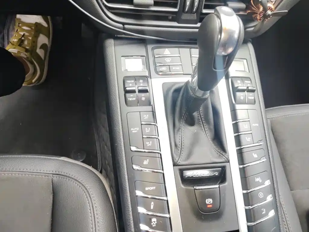Porsche Macan — миниатюра 10