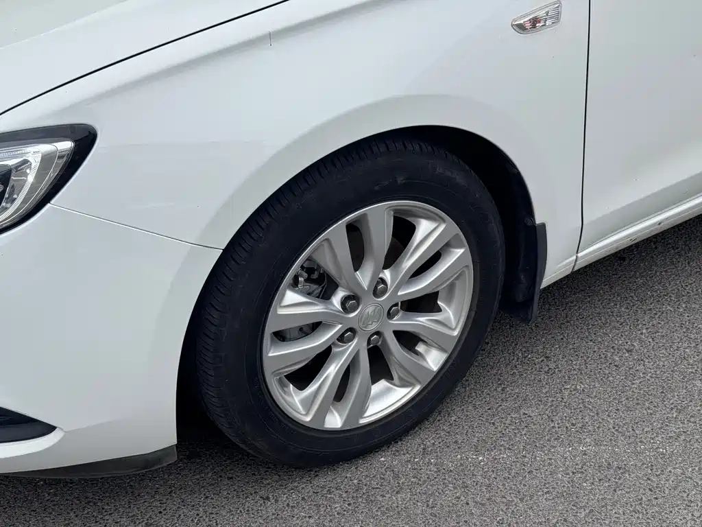 Buick Excelle — миниатюра 5