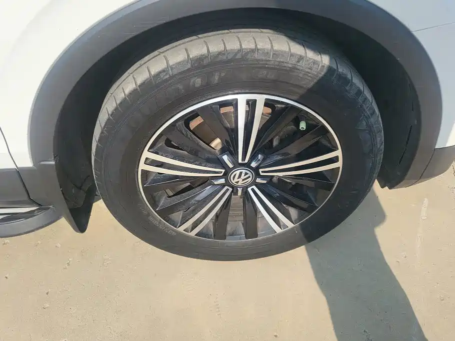 Volkswagen Tiguan L — миниатюра 6