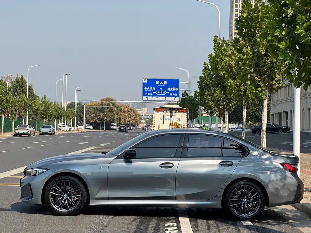 BMW 3 Series — миниатюра 3