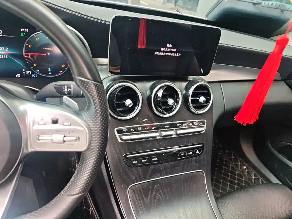 Mercedes-Benz C-Class — миниатюра 6