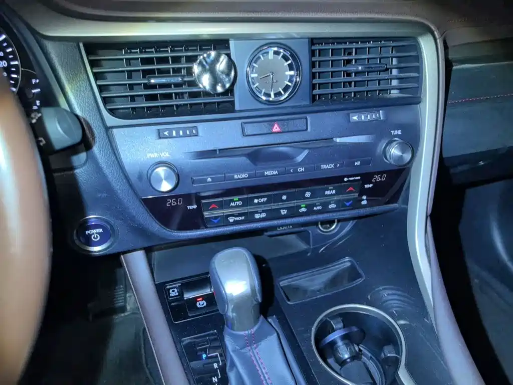 Lexus RX — миниатюра 6