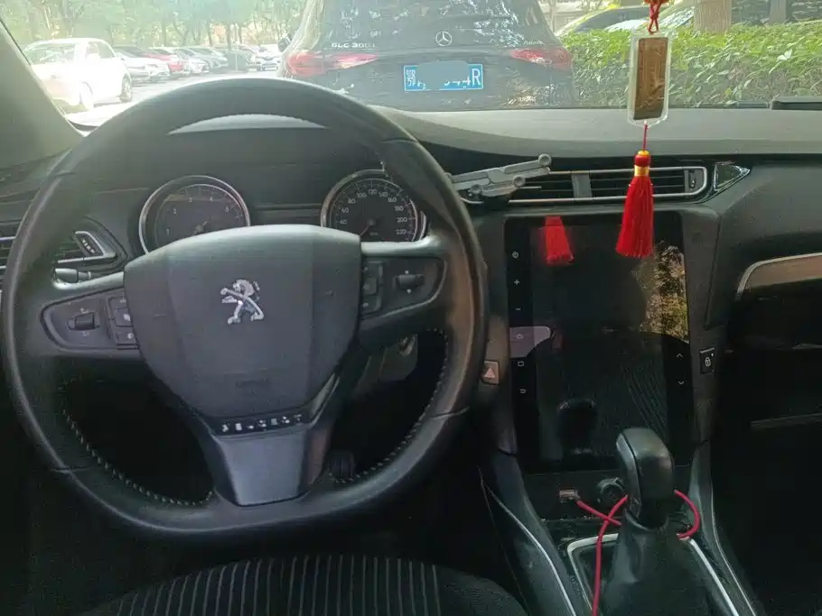 Peugeot 408 — миниатюра 12