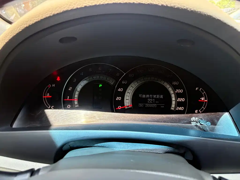 Toyota Camry — миниатюра 12