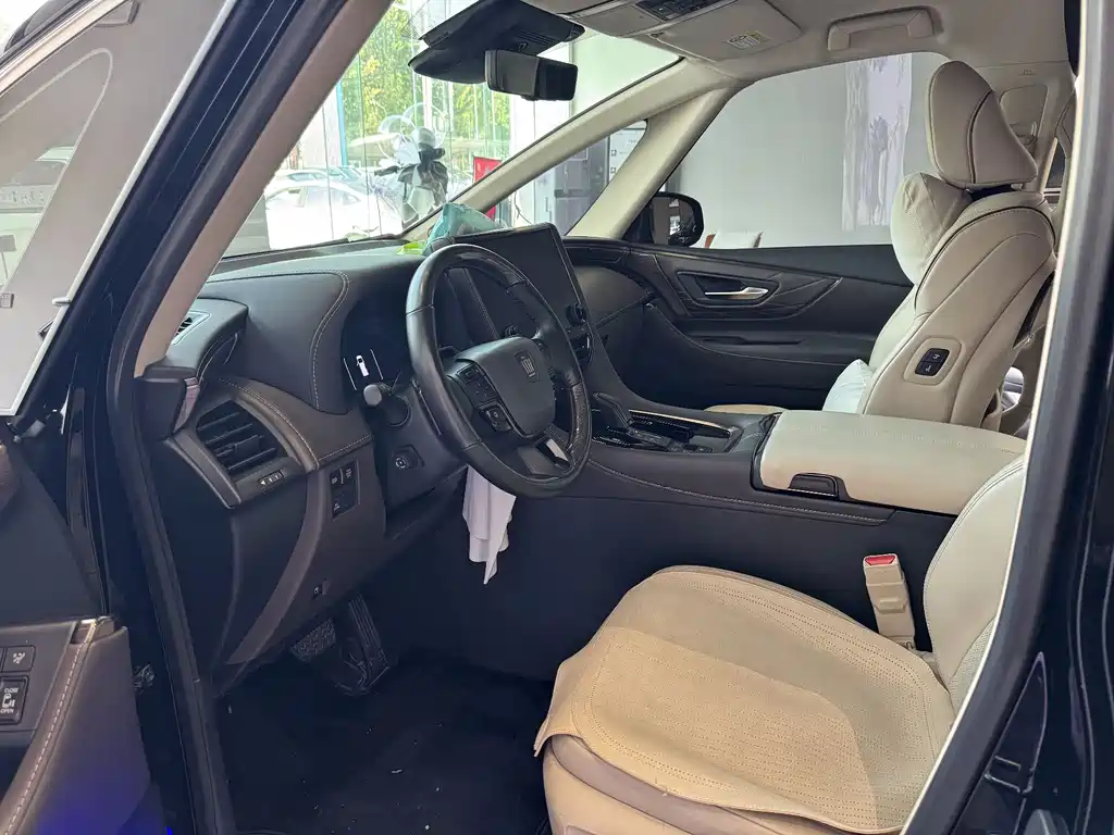 Toyota Vellfire 2024 2.5L