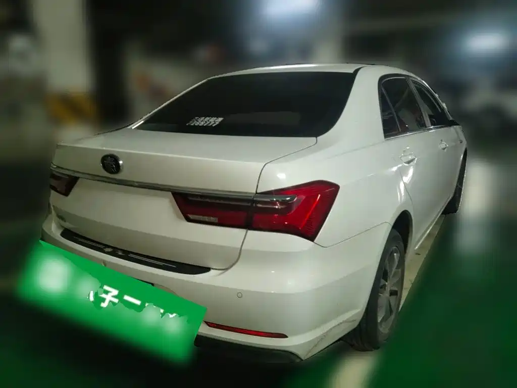 BYD Qin — миниатюра 4