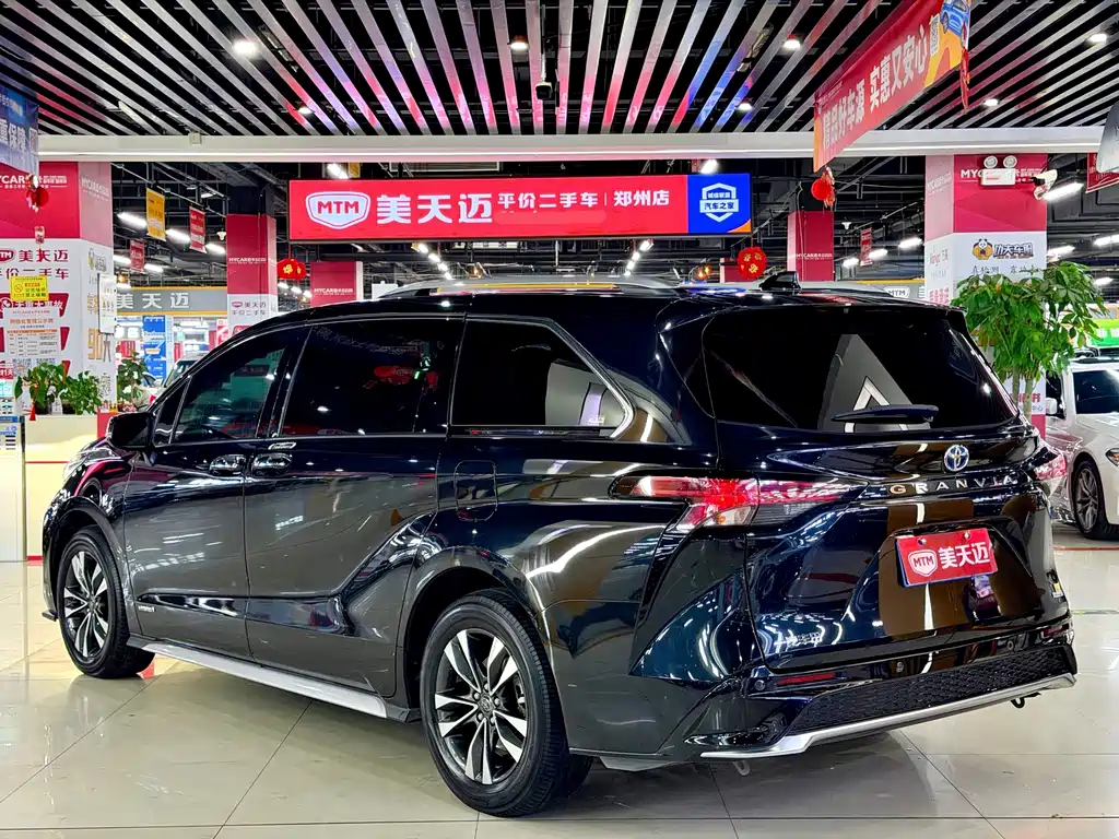 Toyota Granvia — миниатюра 6