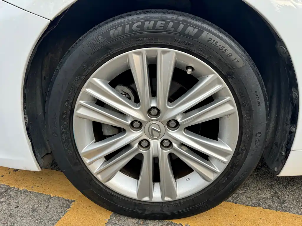 Lexus ES — миниатюра 19
