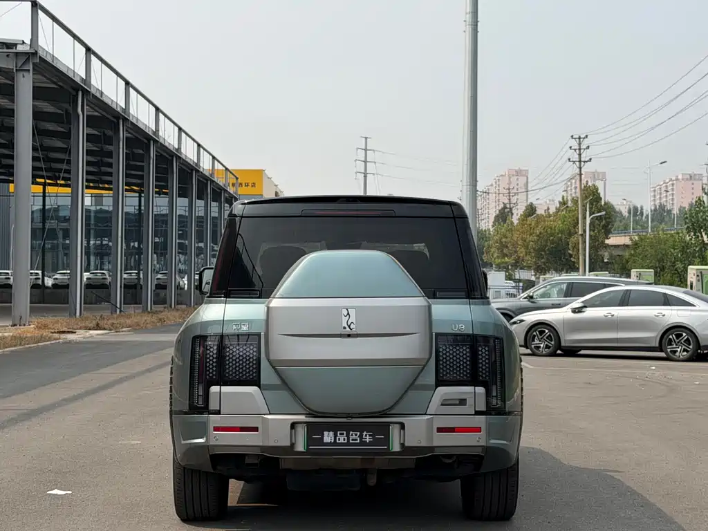 Yangwang Yangwang U8 — миниатюра 10