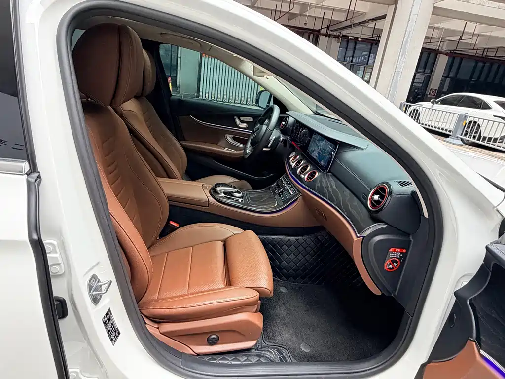 Mercedes-Benz E-Class — миниатюра 12