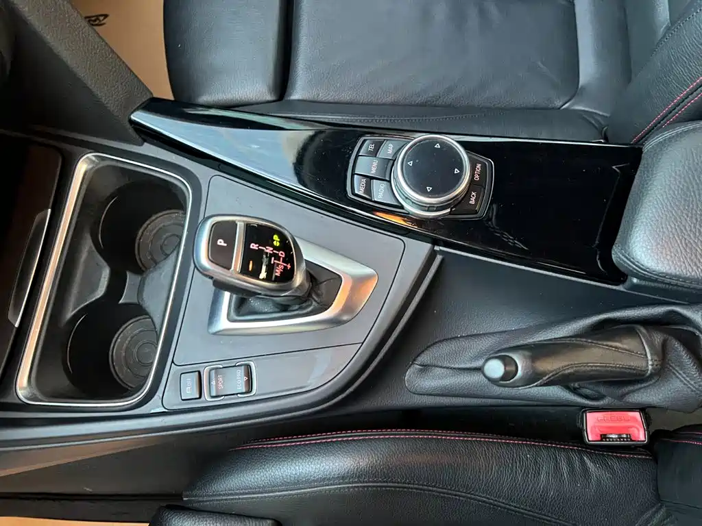 BMW 3 Series — миниатюра 13